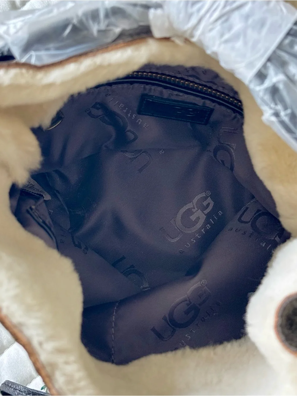 NWT UGG Australia Vintage Leather Shearling Crossbody Bucket Bag, Darkest Brown